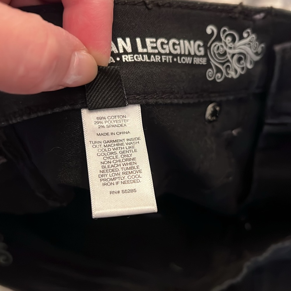 Black Jean leggings regular fit low rise,great condition,size 6.Made in China. - Picture 5 of 5